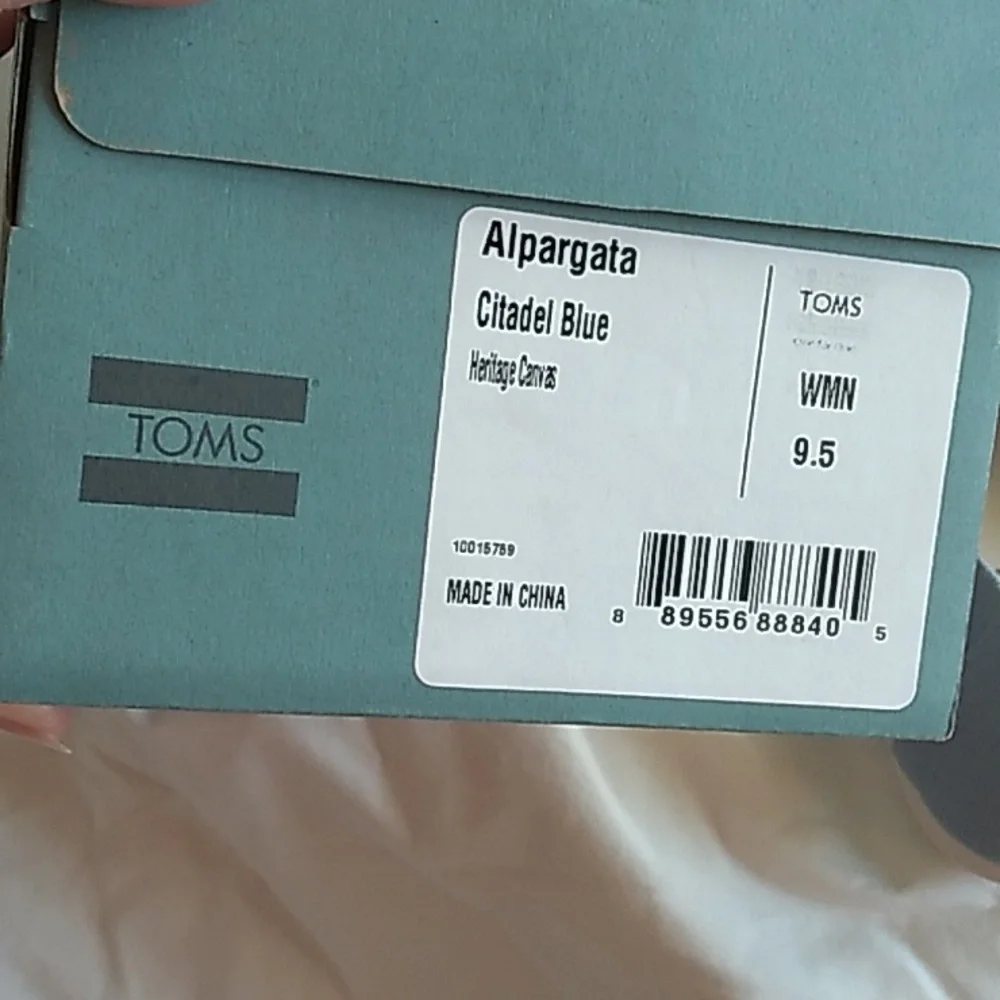 NIB Women's Toms light blue canvas shoes size 9.5 - Picture 8 of 9